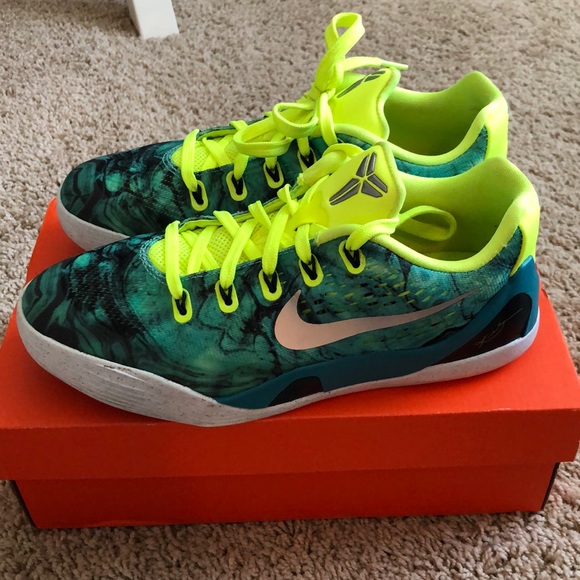 Kobe 9 Low Easter GS size - Picture 2 of 8